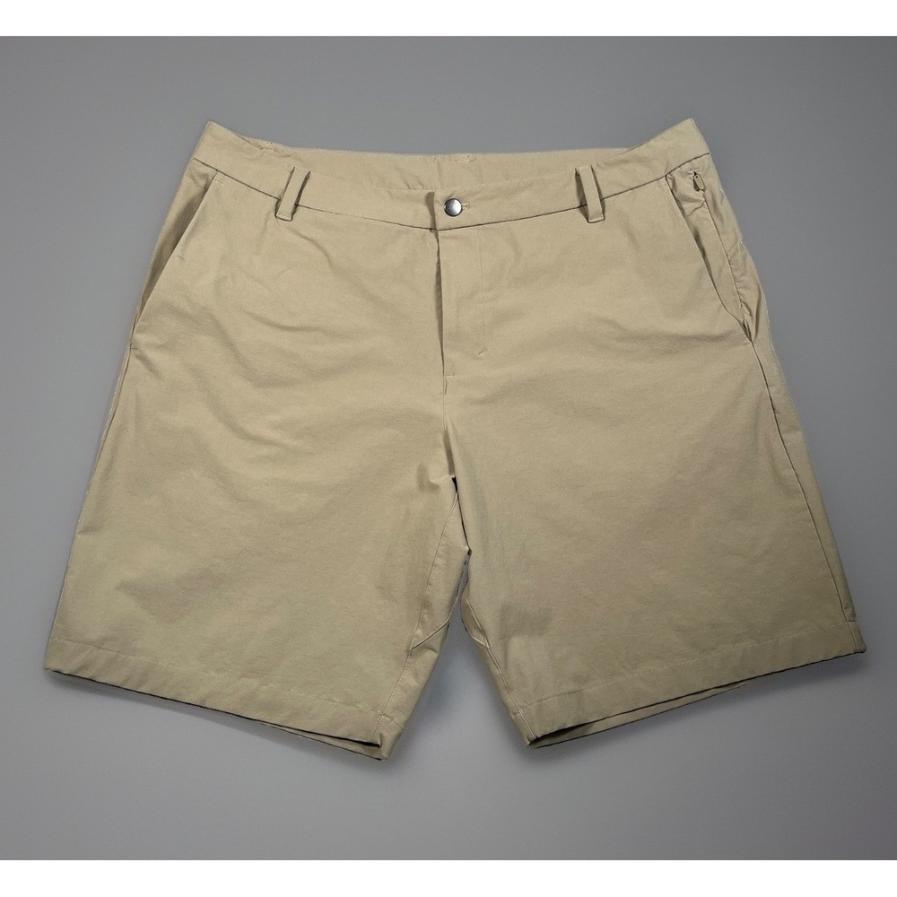 Lululemon Commission Short 9" VersaTwill Mens 38 Khaki Stretch Golf Chino Shorts